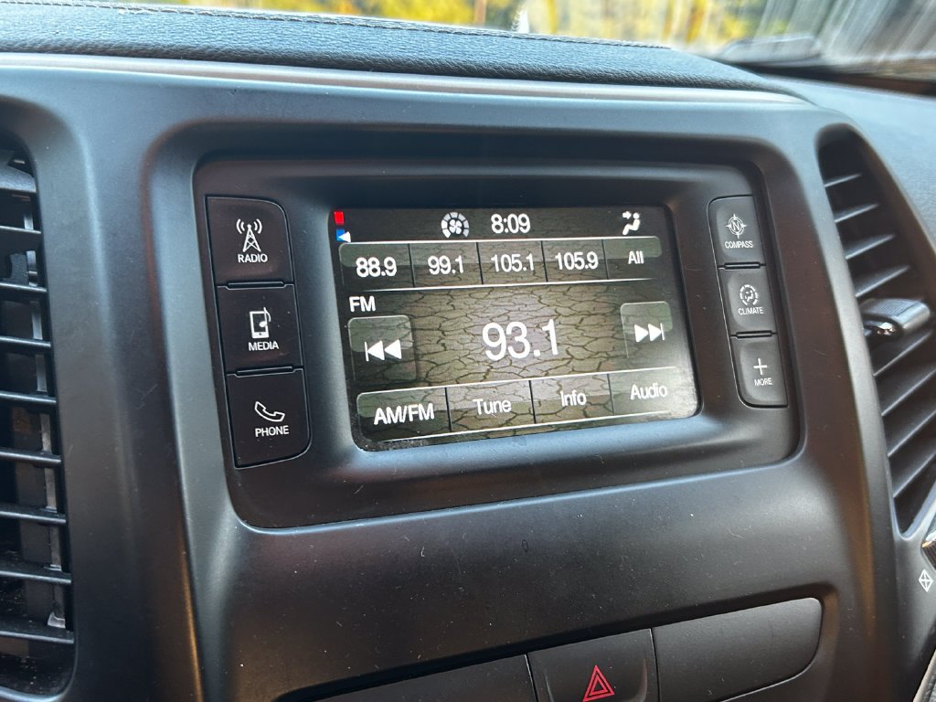 Used 2017 Billet Silver Metallic Jeep Latitude image 17