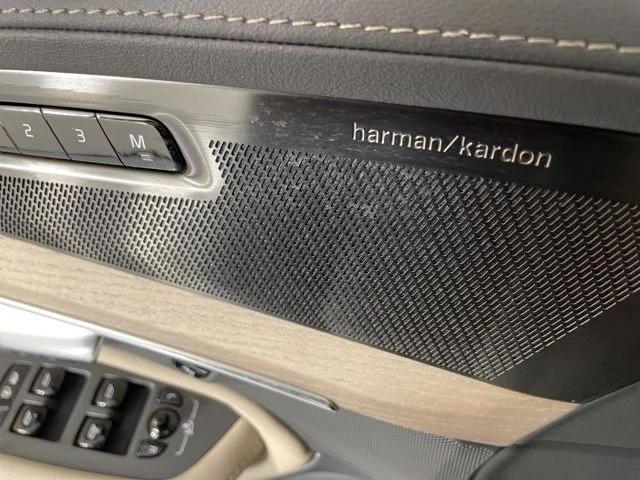 2026 Volvo XC90 Plus - Photo 17