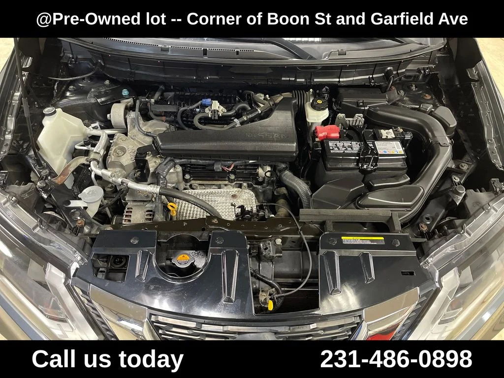 Used 2020 Gray Nissan S image 3
