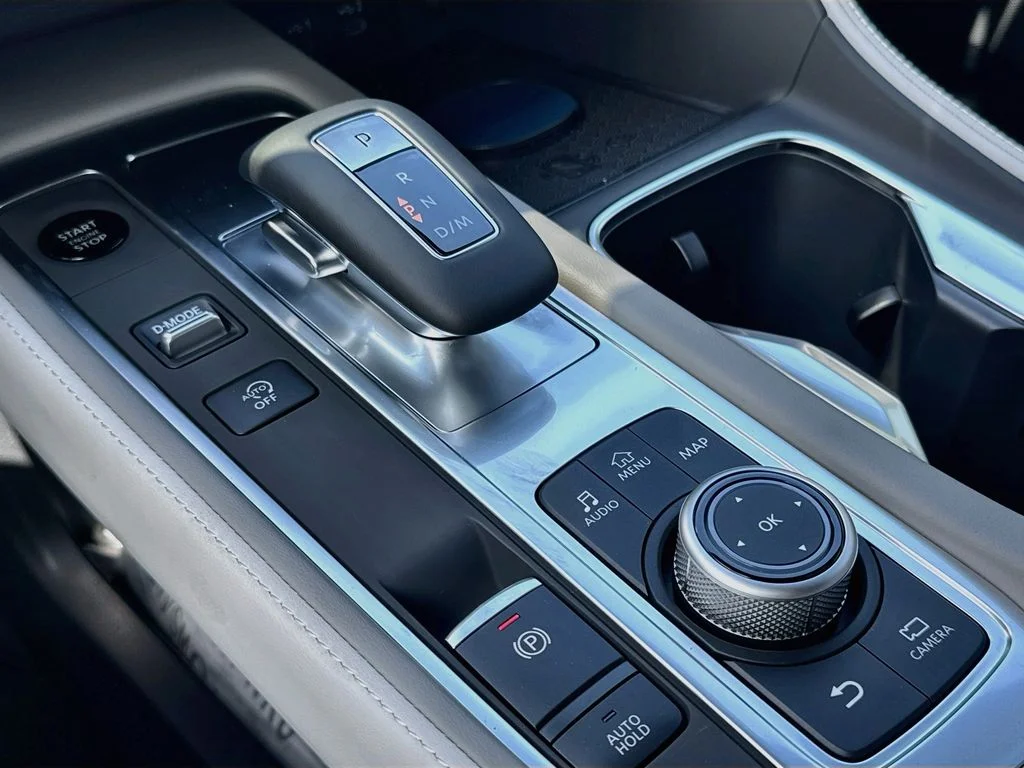 New 2027 White INFINITI LUXE image 17