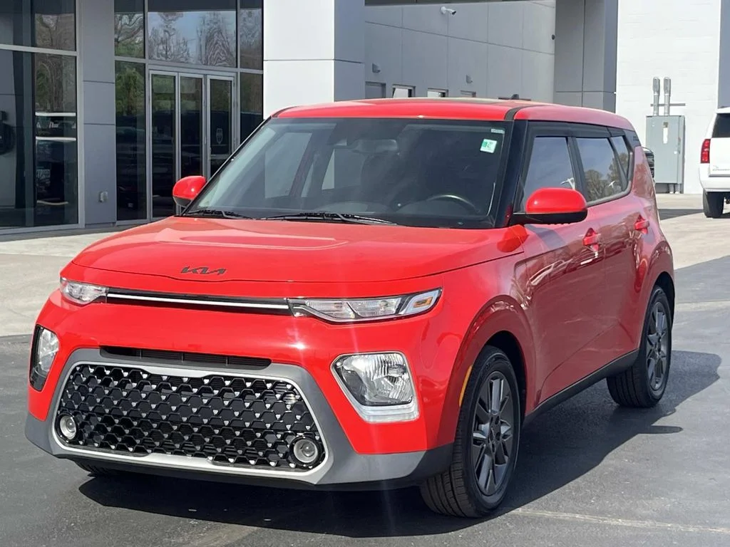 Used 2022 Inferno Red Kia EX image 3