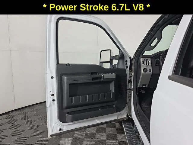 Used 2016 Oxford White Ford Lariat image 25
