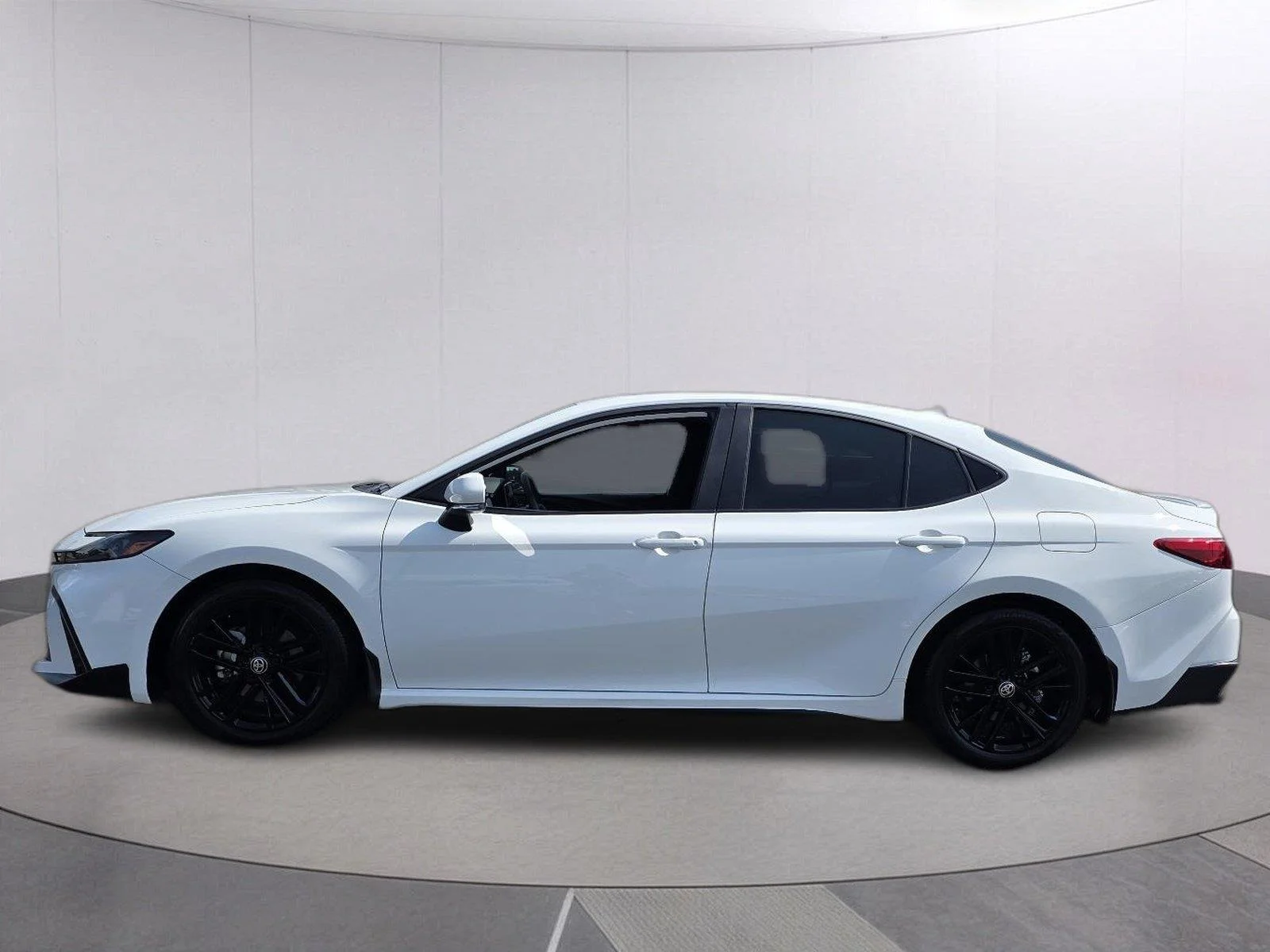 Used 2025 Ice Cap Toyota SE image 8