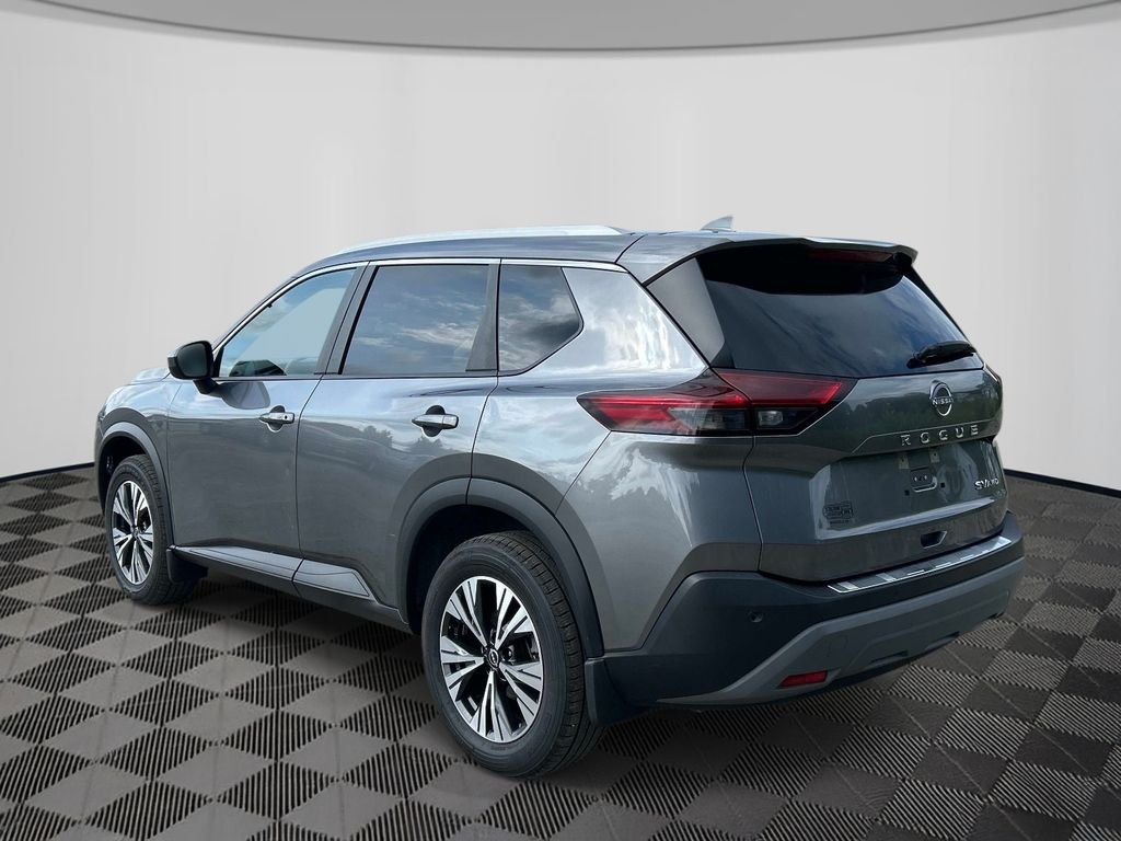 Used 2023 Gray Nissan SV image 3