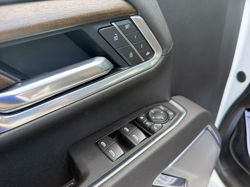 Used 2025 Beige Chevrolet High Country image 11