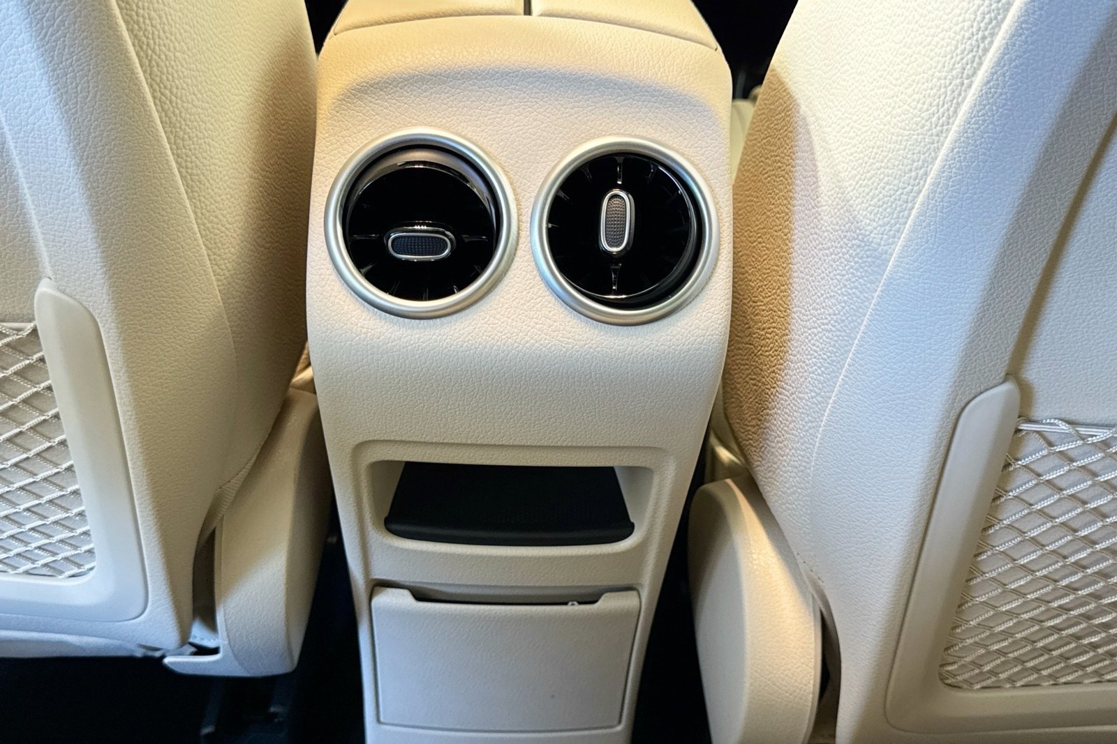 New 2026 Cirrus Silver Metallic Mercedes-Benz GLB 250 image 23