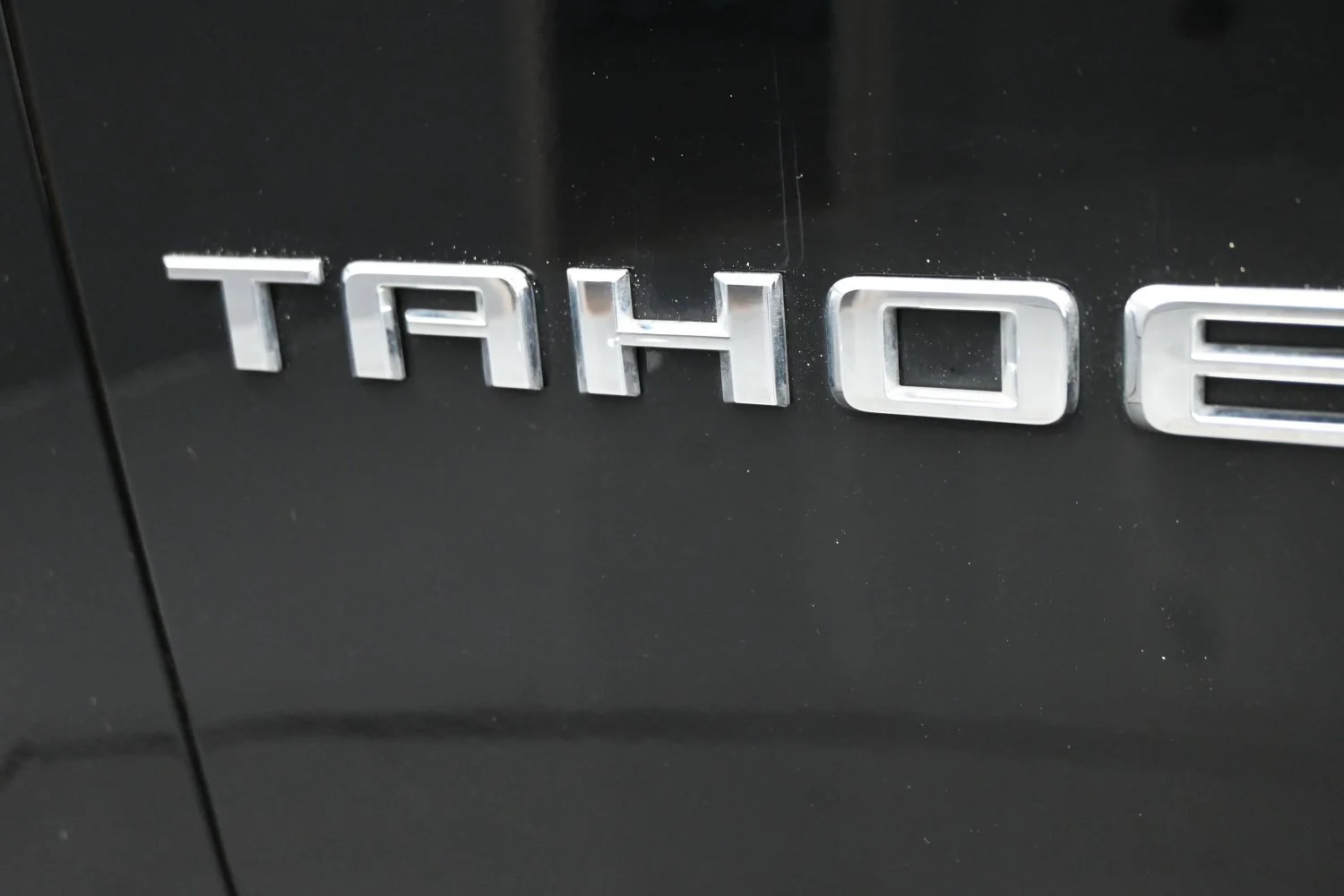Used 2024 Black Chevrolet Premier image 31