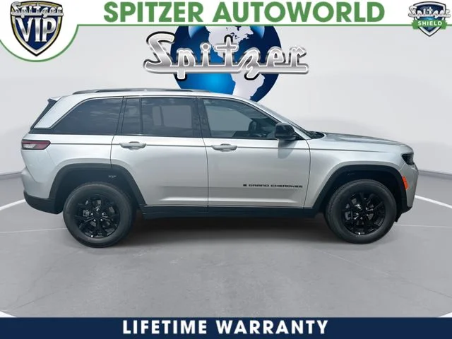 New 2026 Silver Zynith Exterior Paint Jeep Altitude image 10