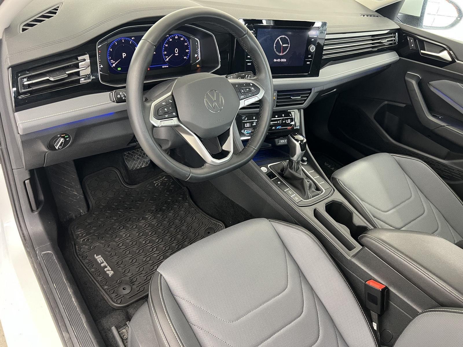 2025 Volkswagen Jetta SEL - Photo 13