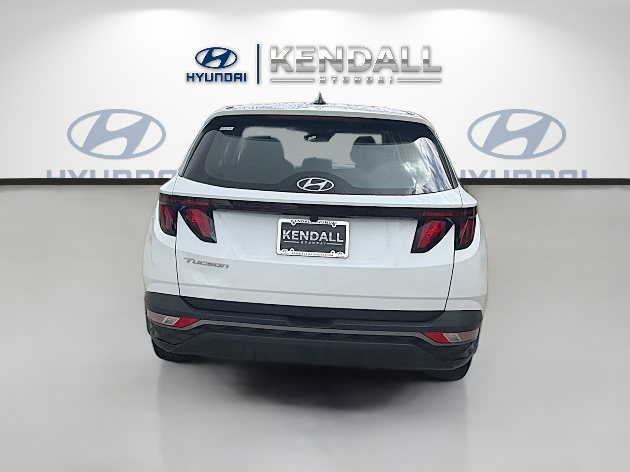 Used 2024 White Pearl Hyundai SE image 5