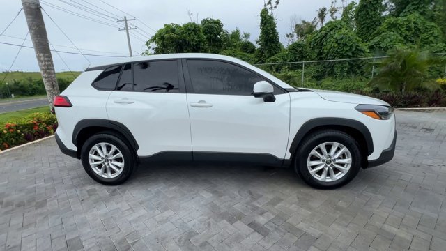 Used 2024  Toyota LE image 3