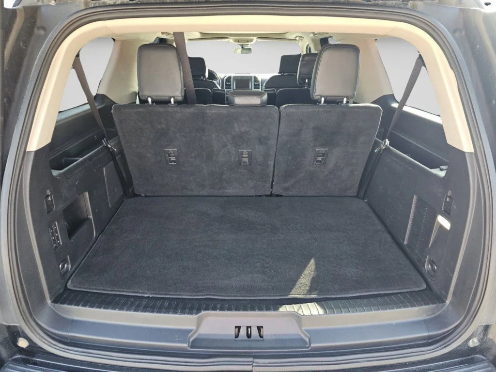 Used 2018 Shadow Black Ford Platinum image 29