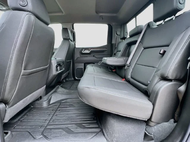 2026 GMC Sierra 1500 SLT - Photo 17