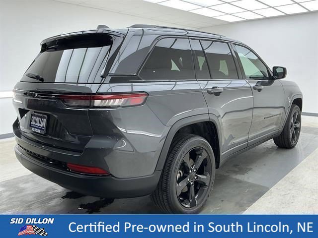 Used 2025 Baltic Gray Metallic Clearcoat Jeep Altitude image 4