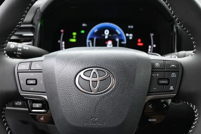Used 2026  Toyota SE image 16
