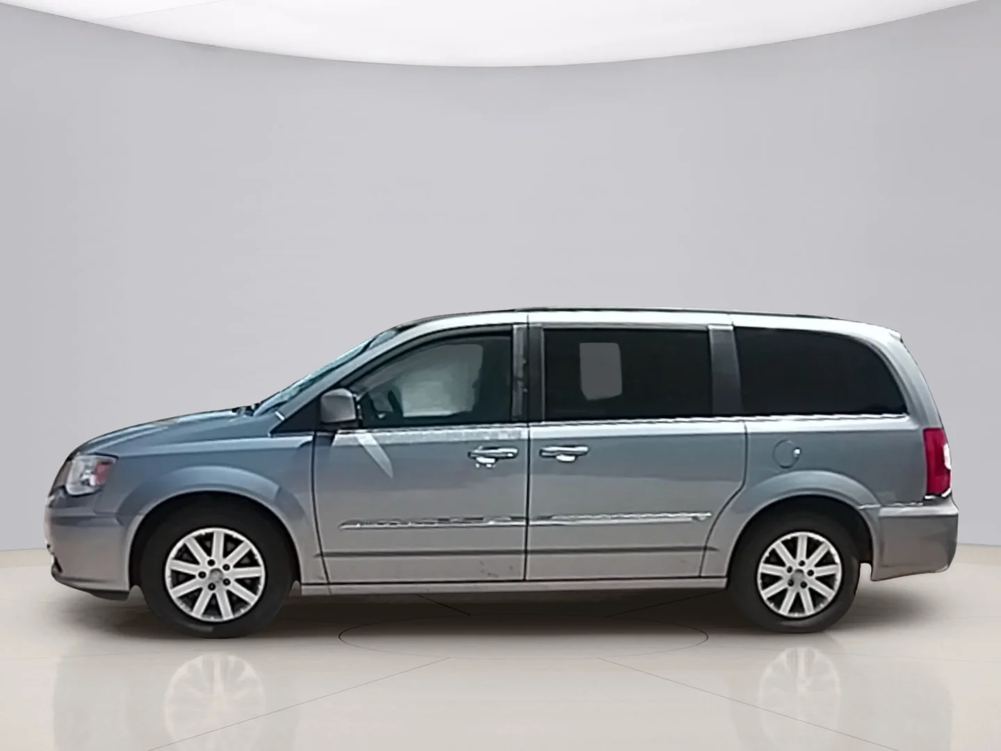 Used 2016 Grey Chrysler TOURING image 2