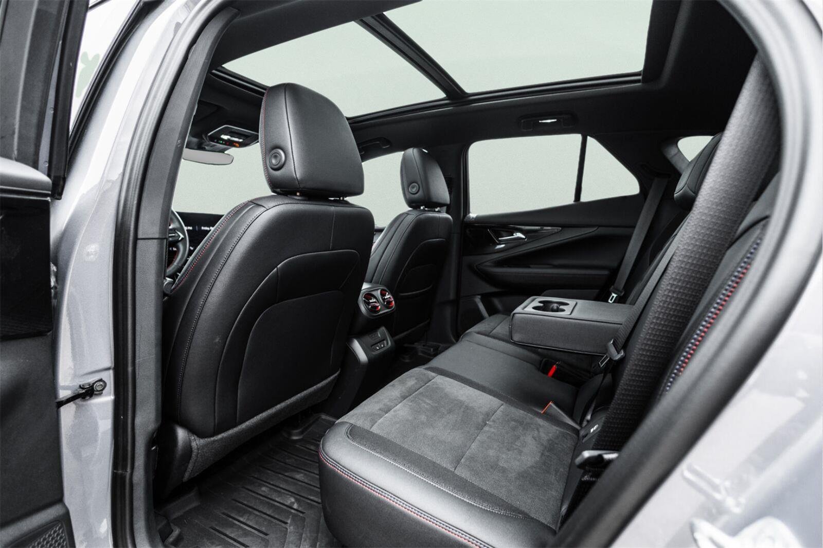 2025 Chevrolet Blazer EV RS - Photo 24