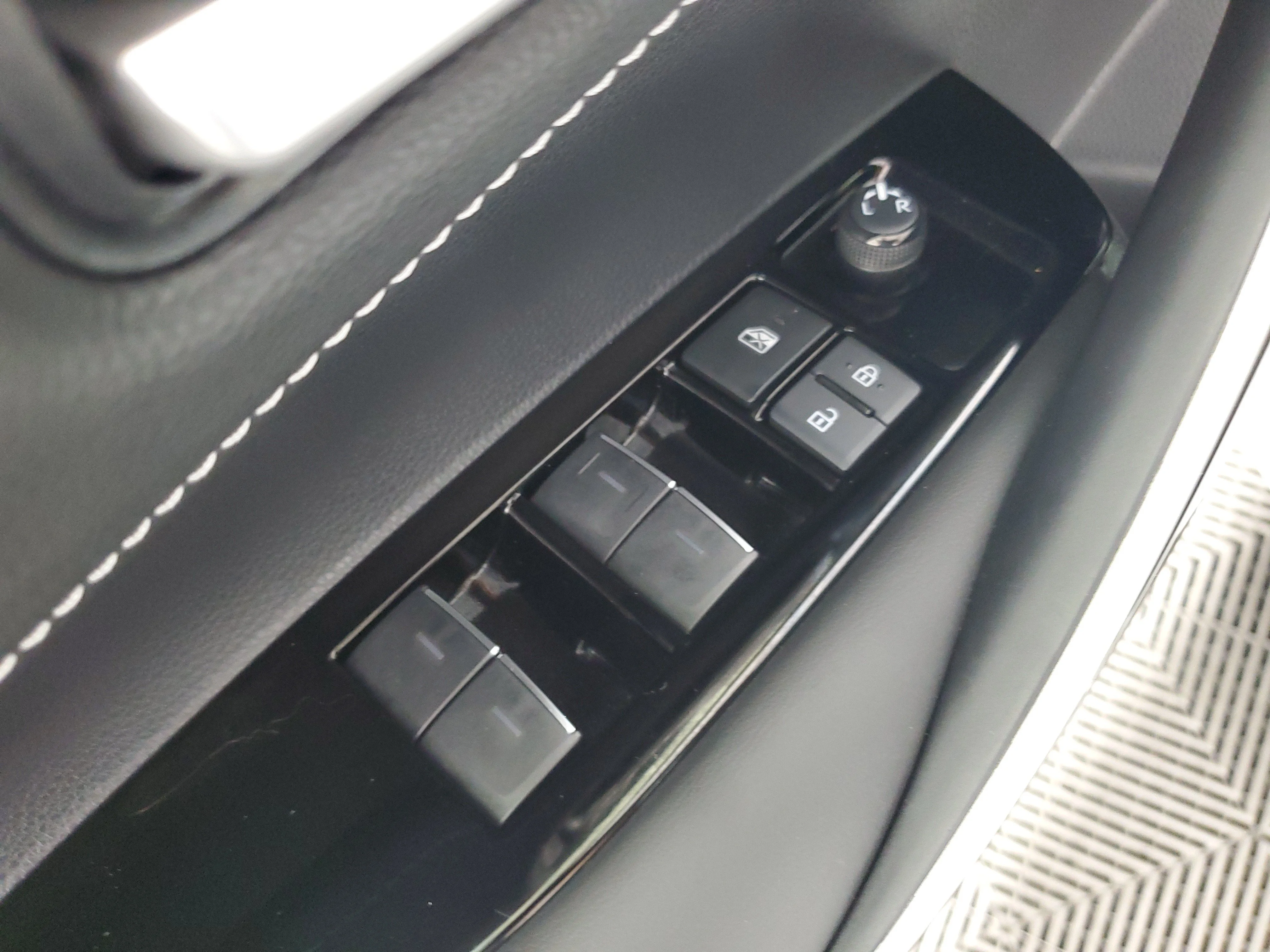 Used 2024 Wind Chill Pearl/Midnight Black Metallic Toyota XSE image 27