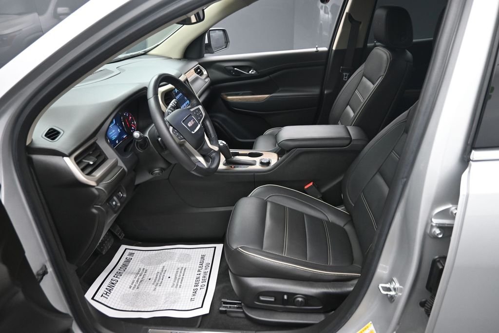Used 2019 Silver GMC Denali image 17