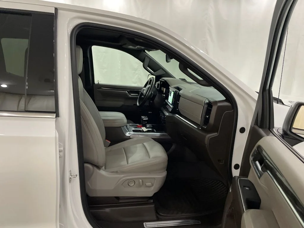 Used 2024 Iridescent Pearl Tricoat Chevrolet LTZ image 23