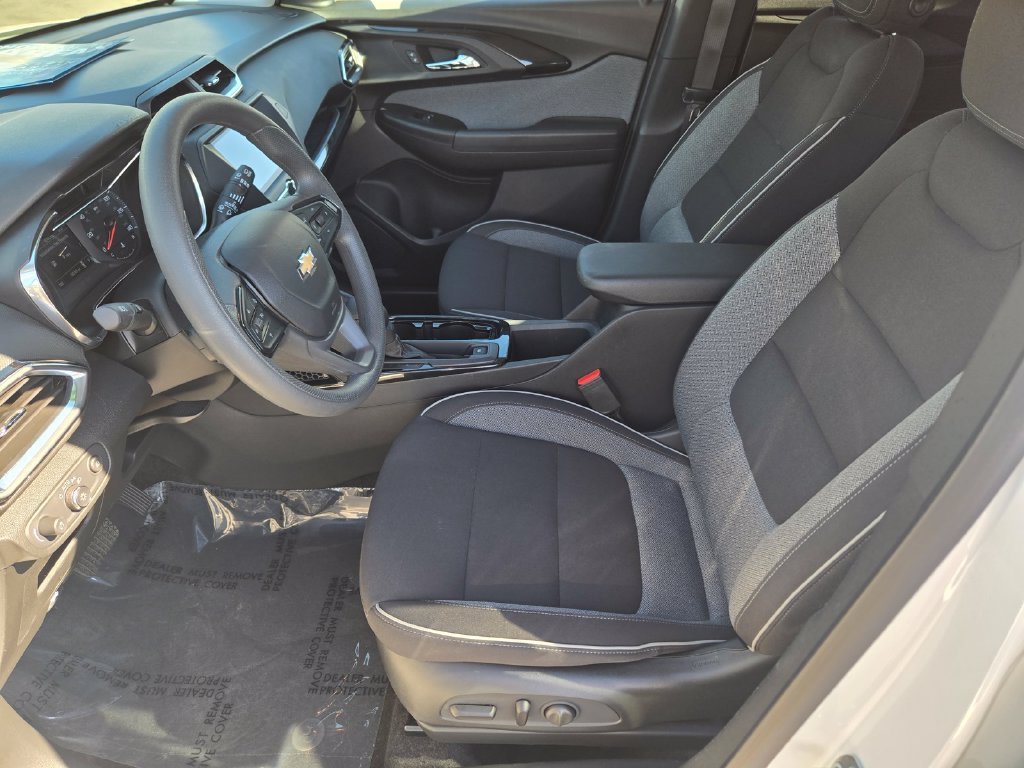 Used 2023 White Chevrolet LT image 11