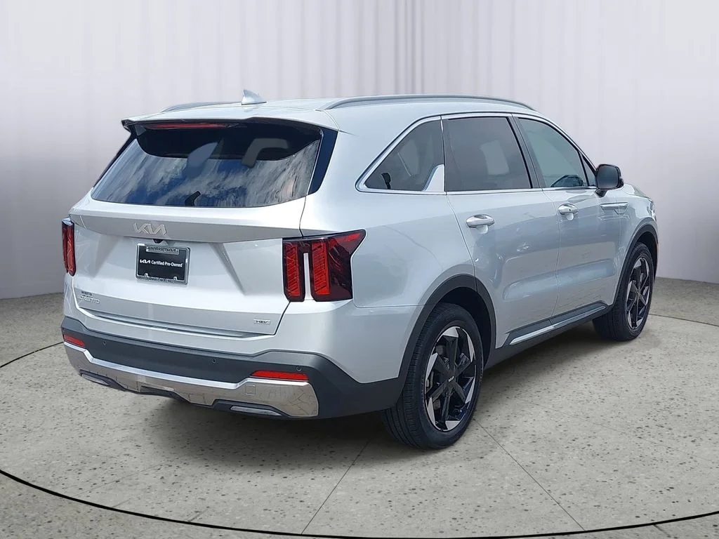 Used 2025 Silver Kia EX image 3