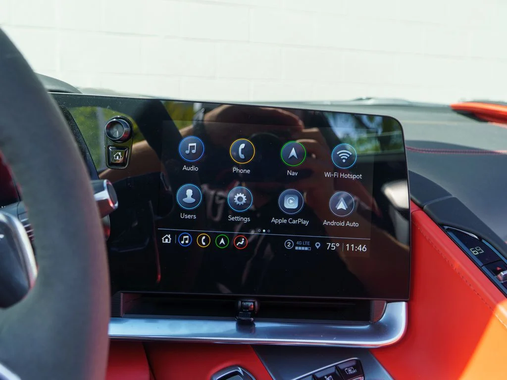 Used 2023 Arctic White Chevrolet Stingray image 25