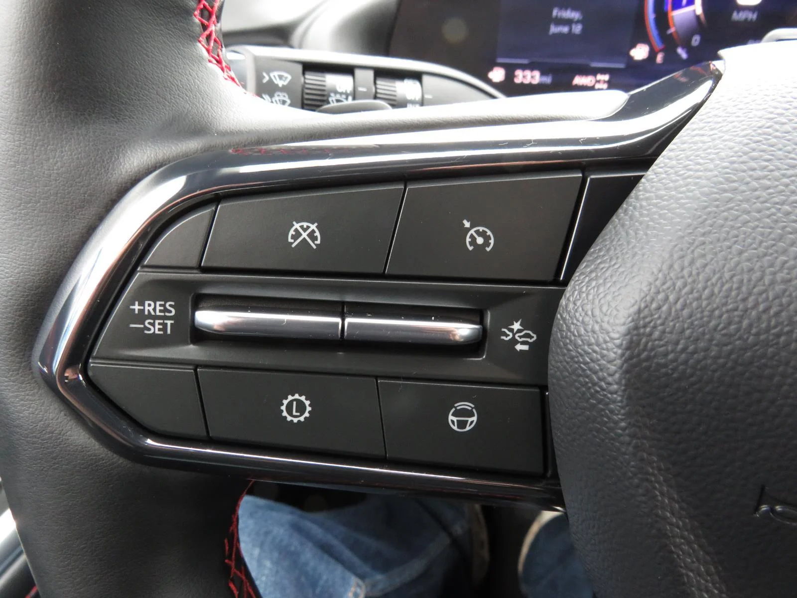 Used 2025 Mosaic Black Metallic Chevrolet RS image 34