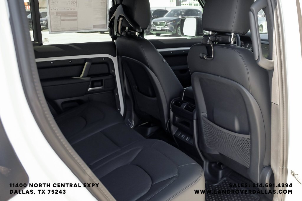 New 2026 Fuji White Land Rover X-Dynamic SE image 38