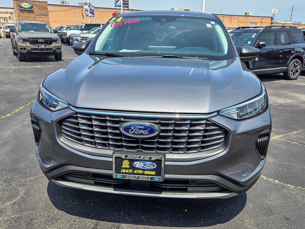 Used 2024 Gray Metallic Ford Active image 3