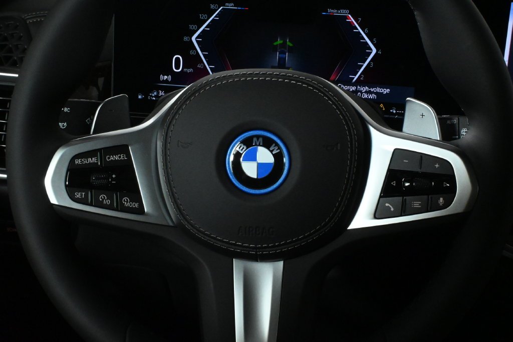Used 2026 Black BMW xDrive50e image 20