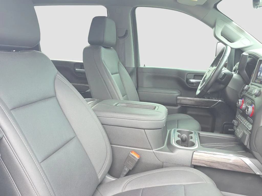 Used 2022 White Chevrolet LTZ image 20