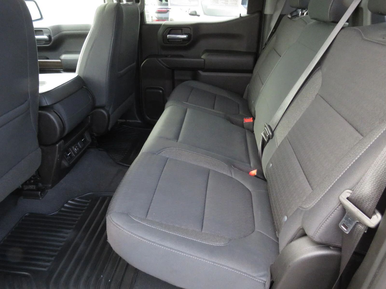 Used 2019  CHEVROLET TRUCK  image 24