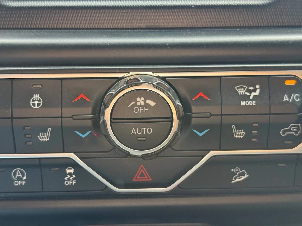 Used 2019 Ocean Blue Metallic Clearcoat Jeep Sport S image 21