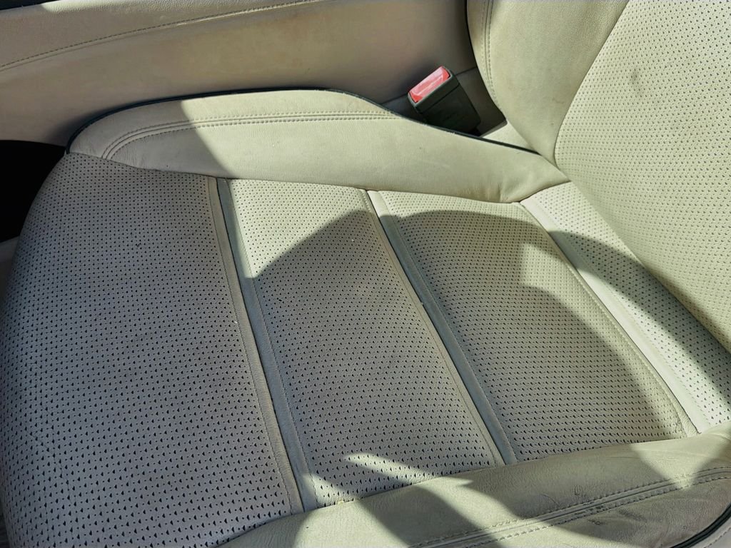 Used 2021 White Cadillac Premium image 20
