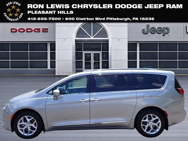 2020 Chrysler Pacifica Touring L Plus 35th Anniversary's photo