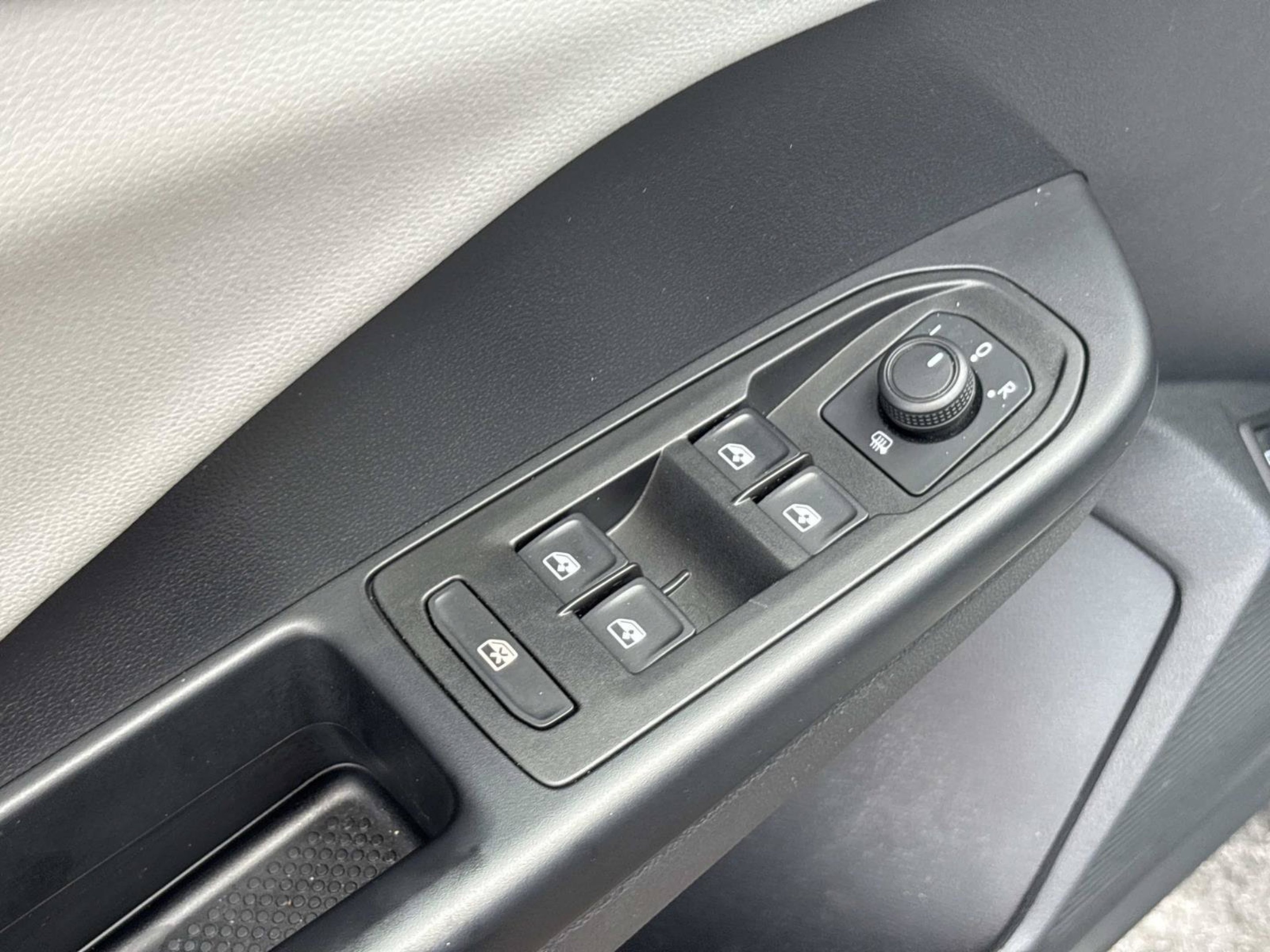 Used 2022 Platinum Gray Metallic Volkswagen 1.5T SE image 21