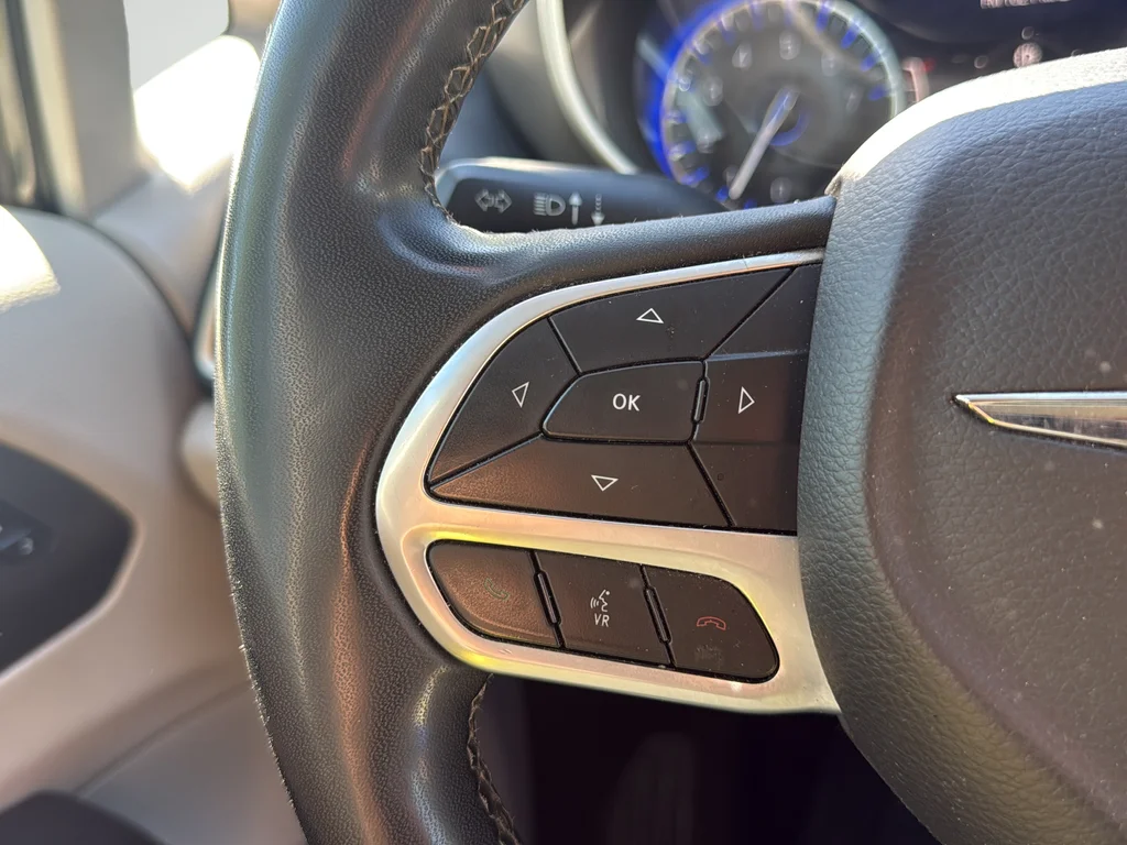 Used 2022 Gray Chrysler Touring L image 13