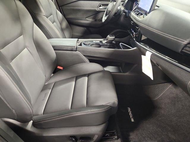Used 2025  Nissan SL image 26