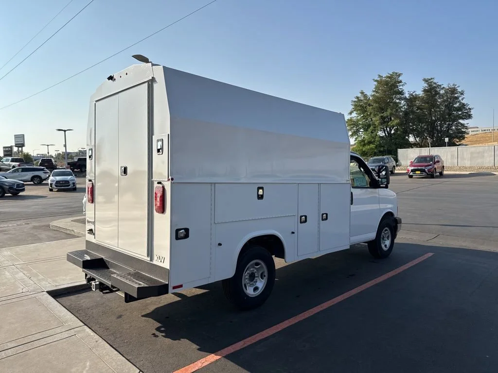 New 2024 Summit White GMC 1WT image 15