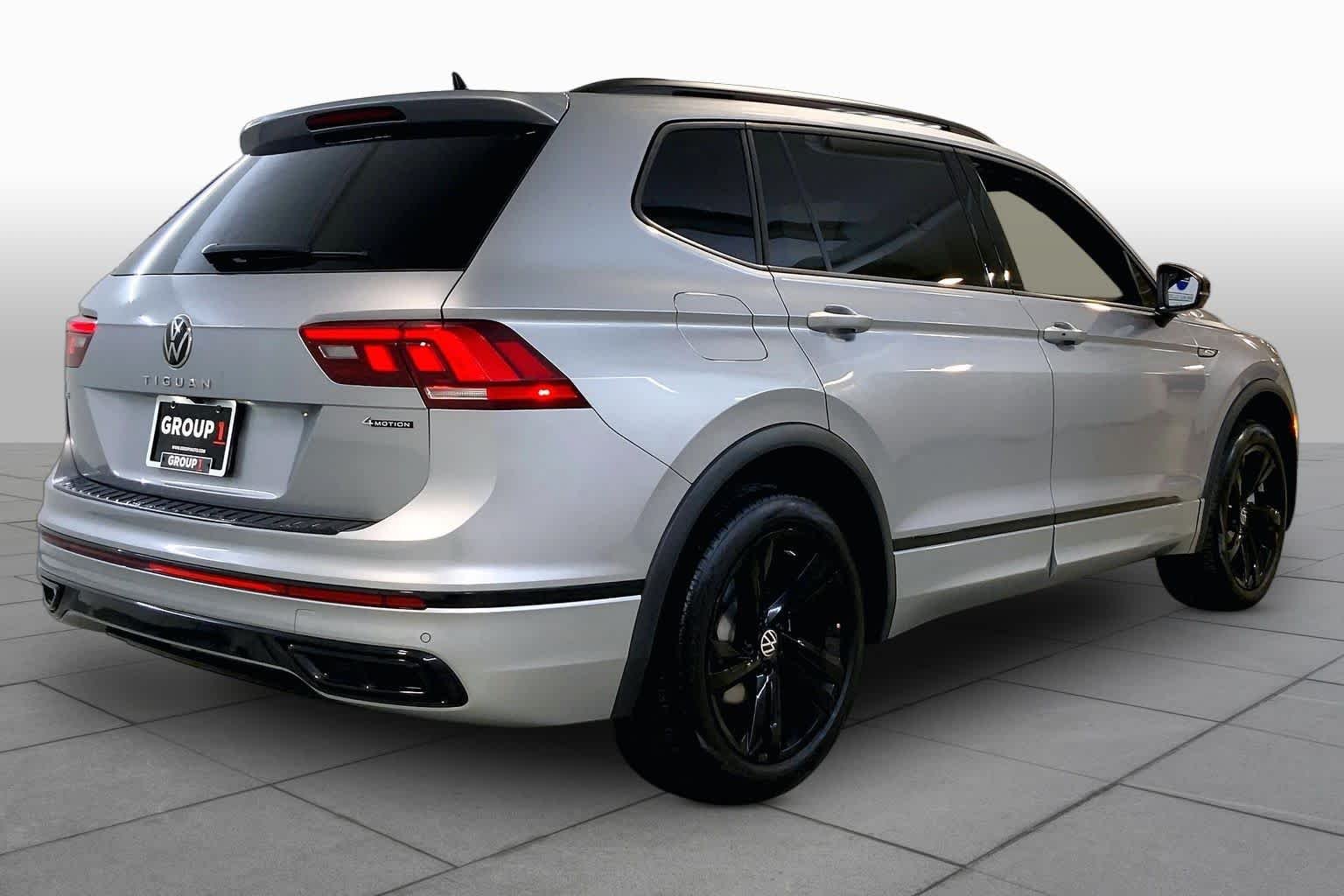 Used 2024 Pyrite Silver Metallic Volkswagen SE R-Line Black image 12