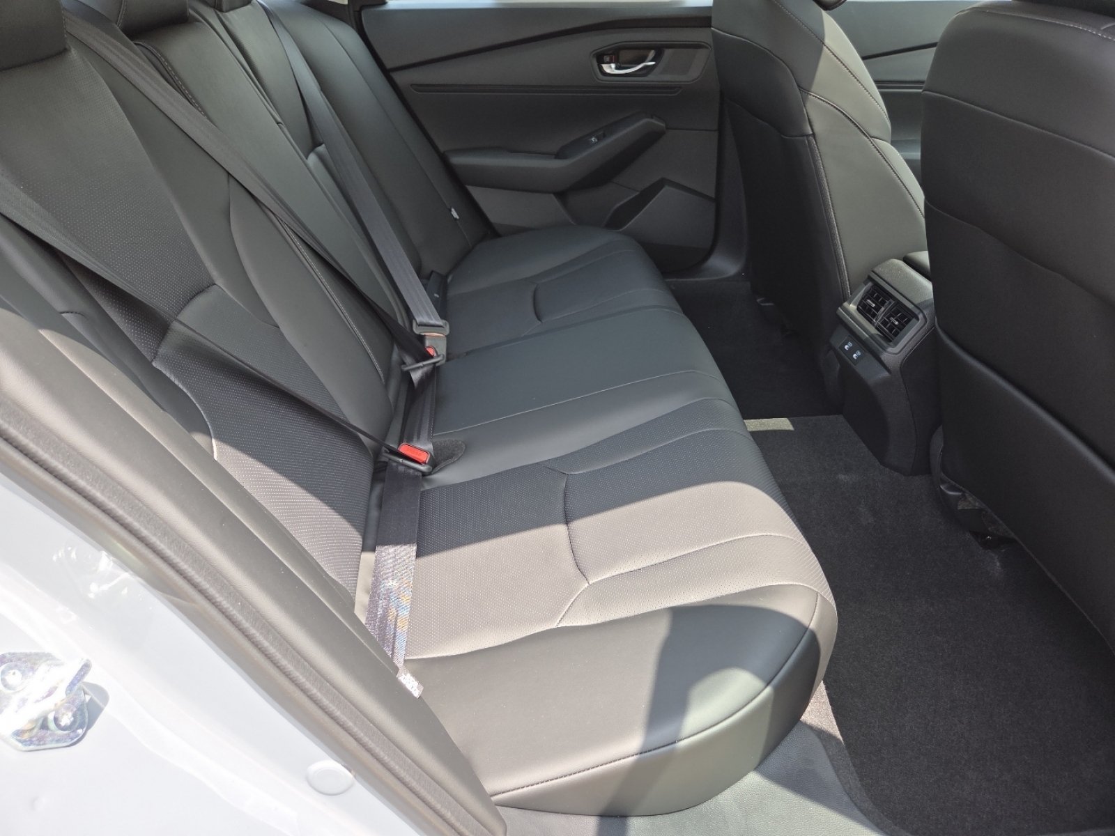 New 2026 Urban Gray Pearl Honda EX-L image 24