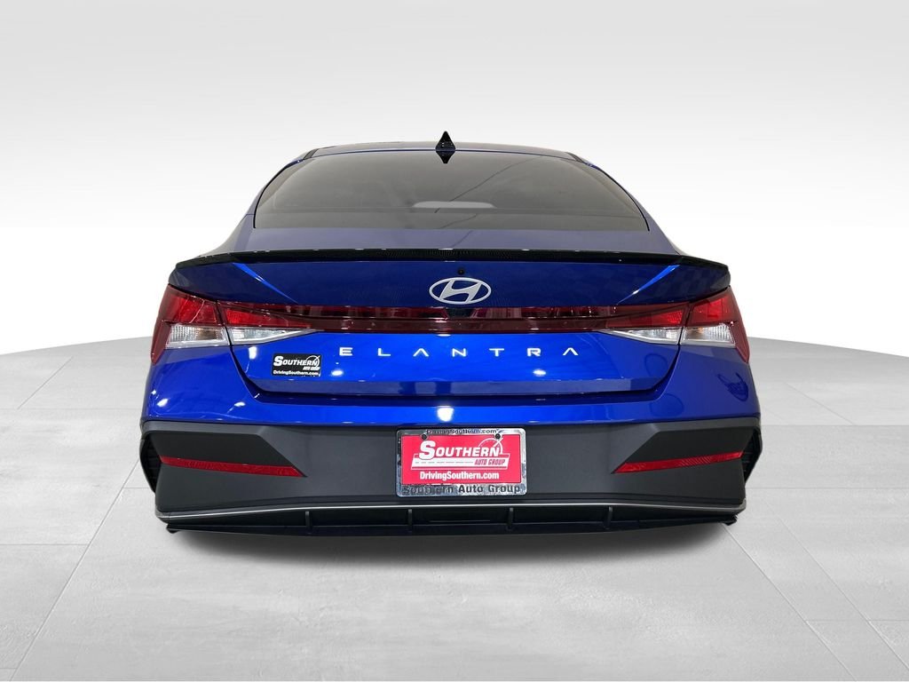 Used 2025 Blue Hyundai SEL Sport image 4