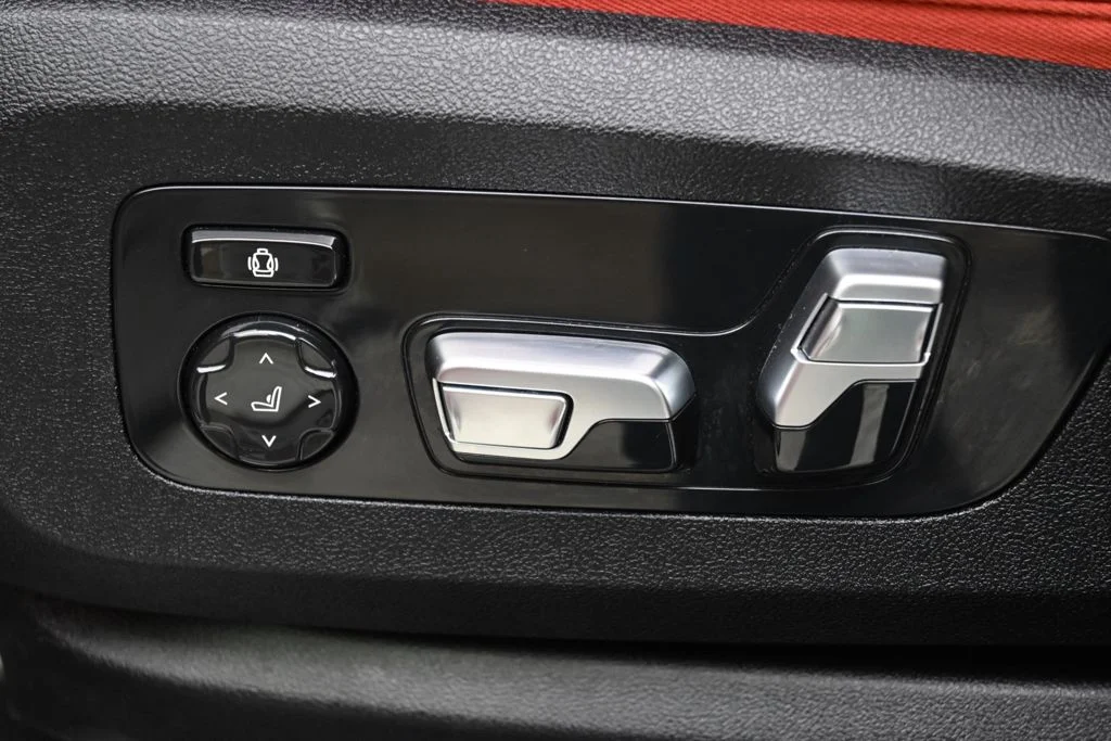 2023 BMW XM Base - Photo 14