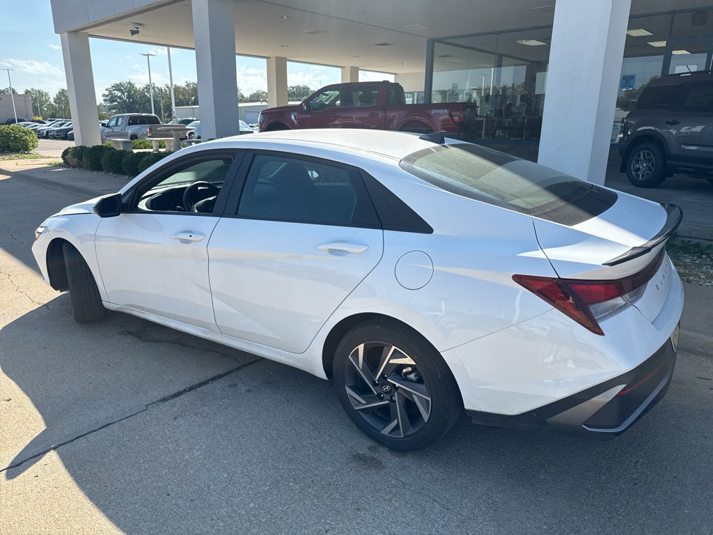 Used 2025 Serenity White Hyundai SEL Sport image 8