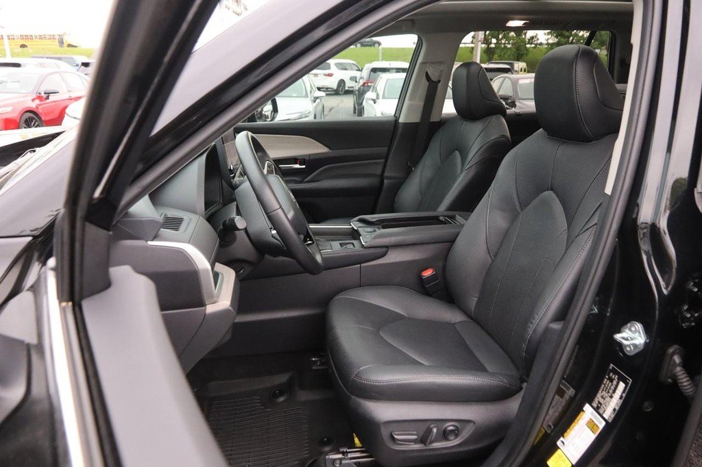 Certified Used 2025 Midnight Black Metallic Toyota Hybrid Limited AWD (Natl) image 10