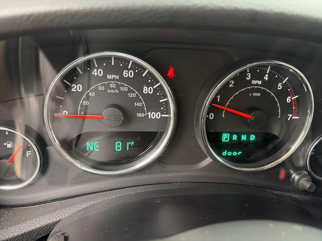 Used 2011 Silver Jeep Unlimited Rubicon image 43
