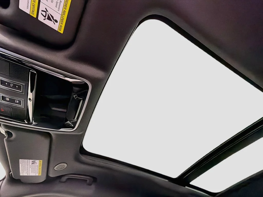New 2026 Fuji White Land Rover S image 23