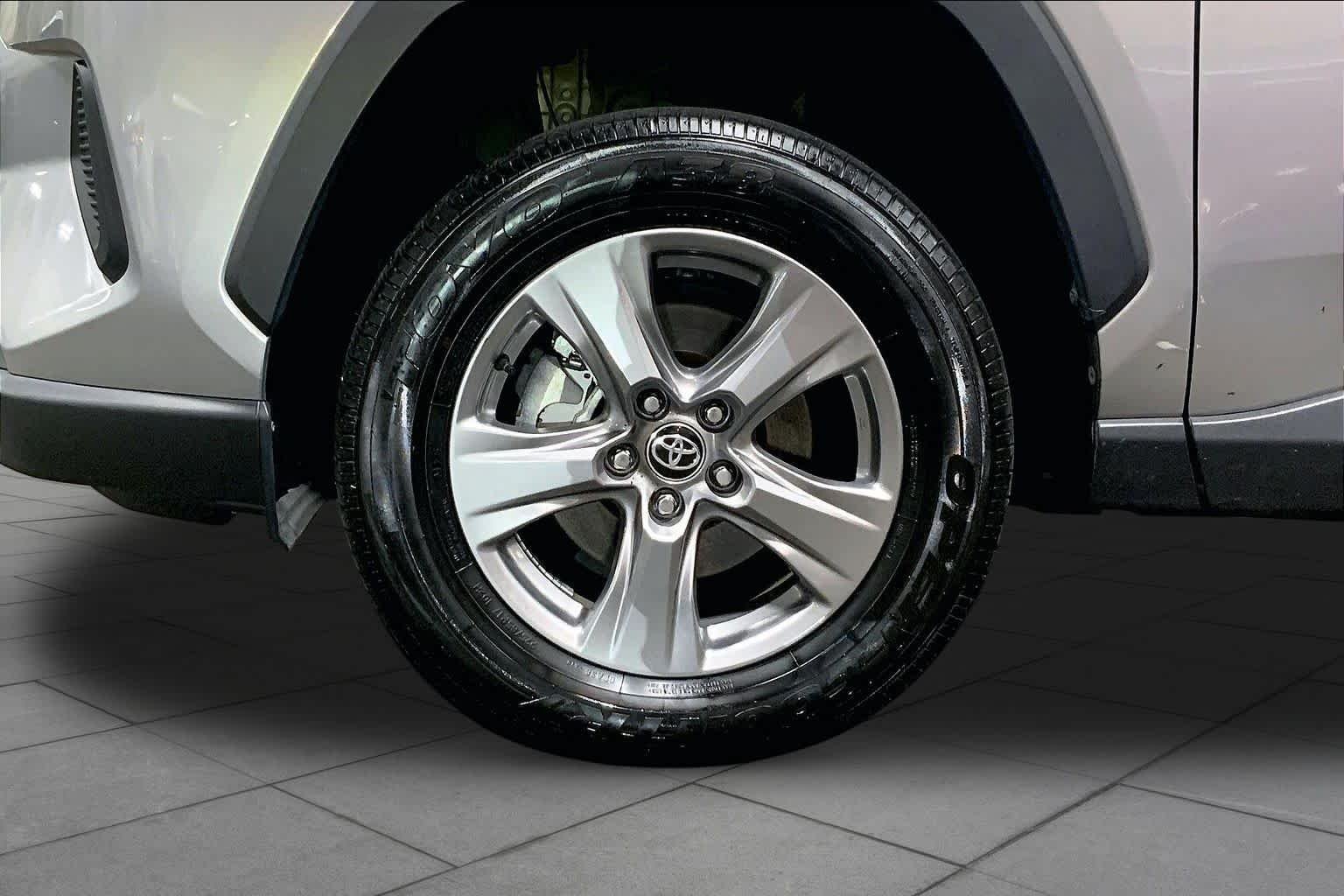 Used 2025 Silver Sky Metallic Toyota Hybrid XLE image 11