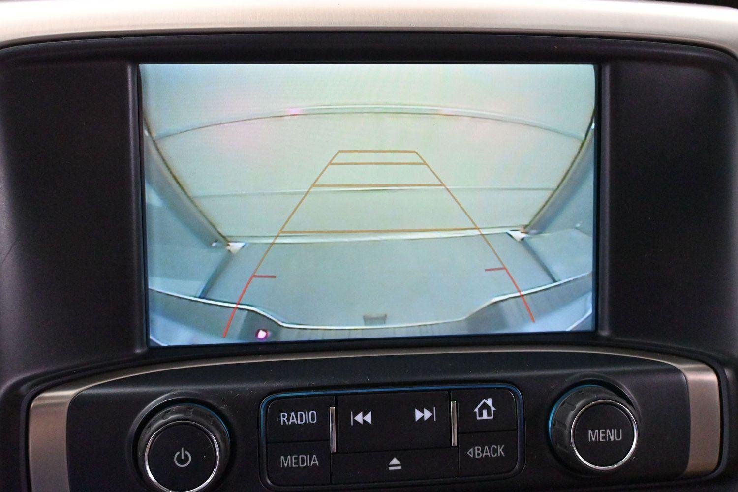 Used 2019 White Frost Tricoat GMC Denali image 22